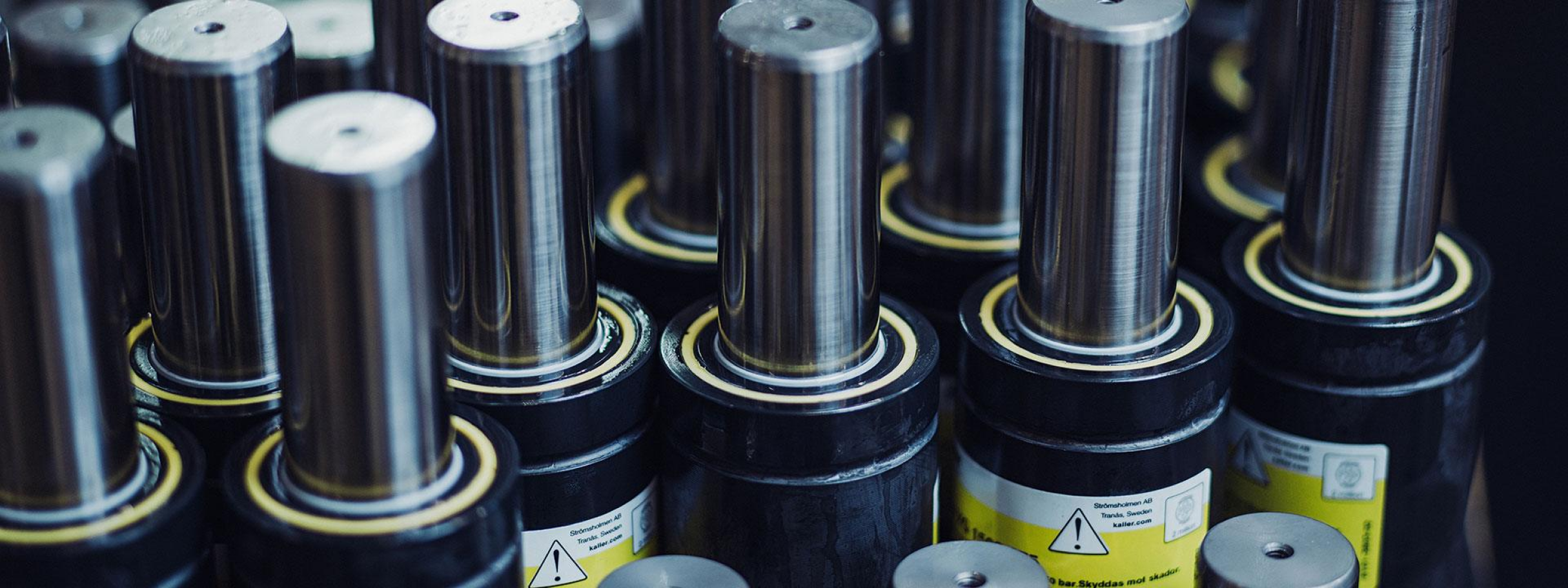 Gas springs for industrial tooling