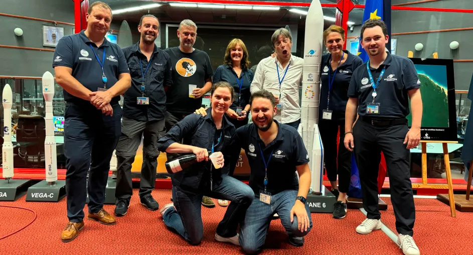 arianespace-team-road-to-space-control-room-group-photo.webp
