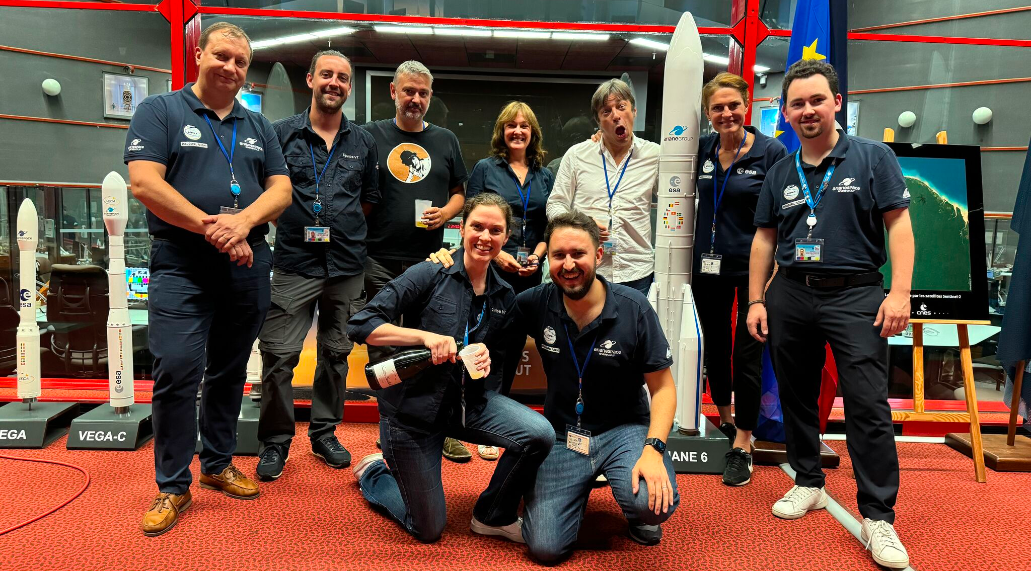 arianespace-team-road-to-space-control-room-group-photo.webp